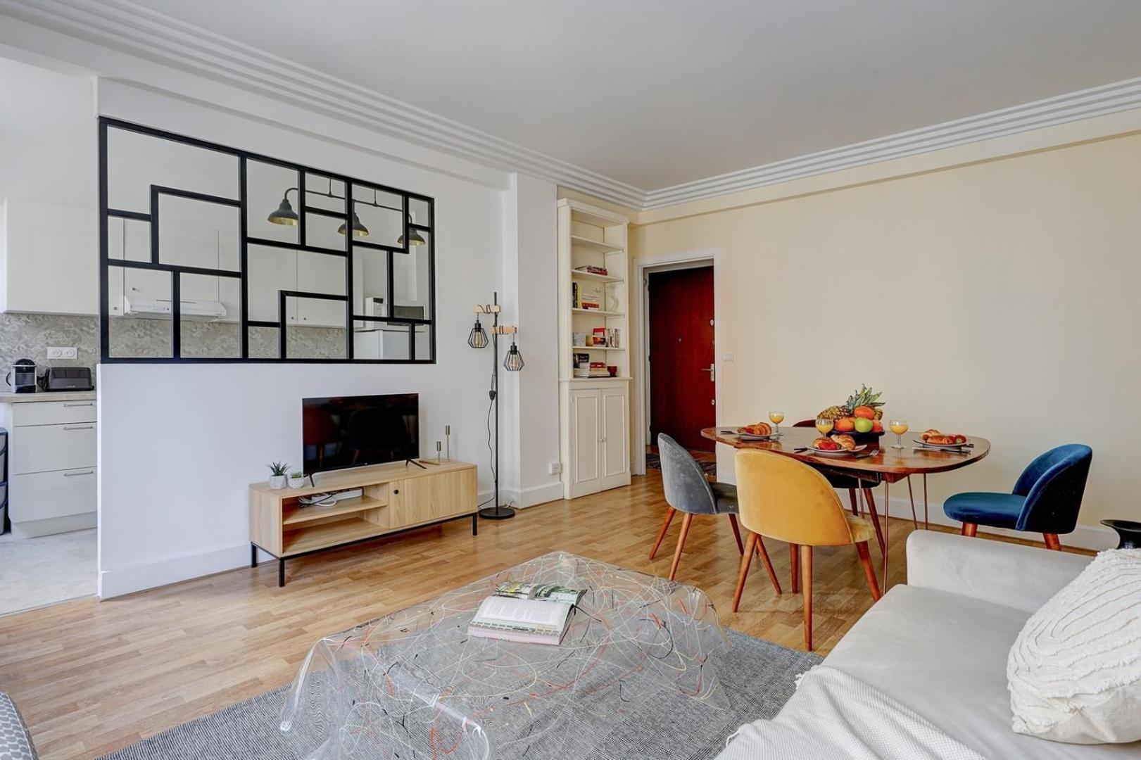 Bnbnook - Charming 1br With Eiffel Tower View * Parijs